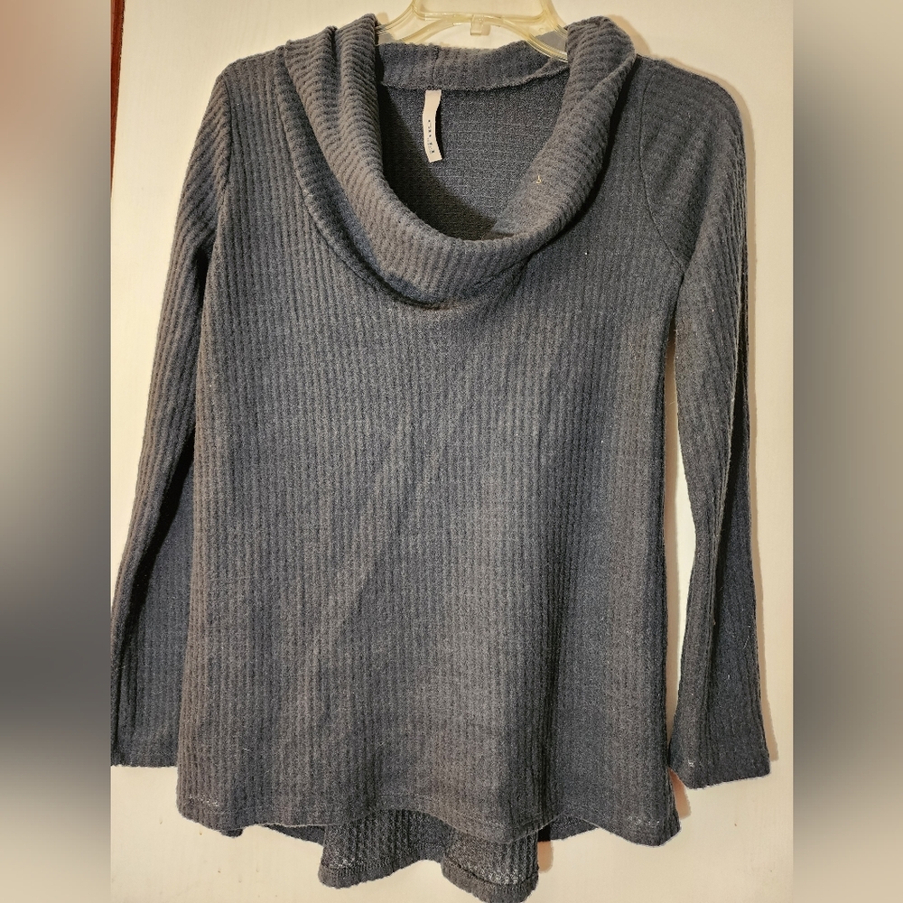 Gilli - Black Scoop Neck Sweater. Lightweight. Size S